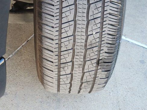 Used 2024 Chevrolet Silverado 1500 Custom image 18