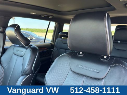 Used 2025 Jeep Grand Cherokee L Summit w/ Obsidian Package AWD/4WD image 10