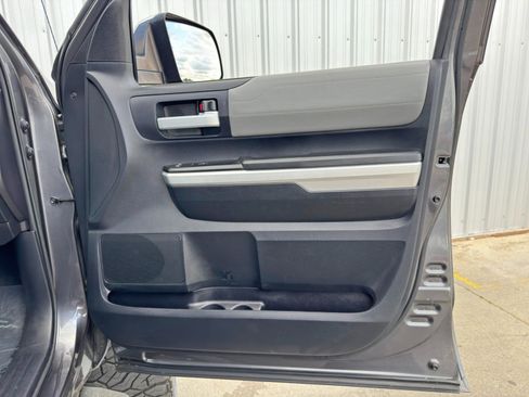Used 2016 Toyota Tundra Limited w/ Limited Premium Package image 37