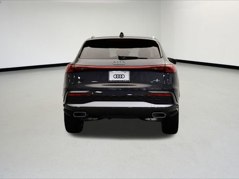 Certified 2025 Audi Q5 Premium w/ Convenience Package AWD/4WD image 4