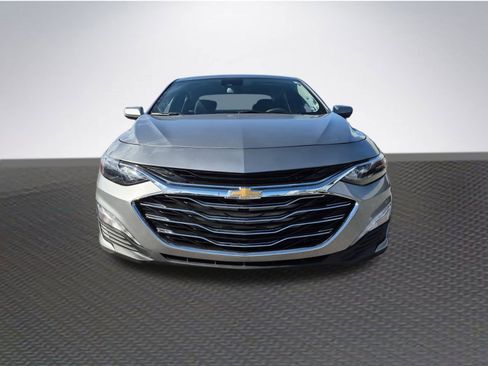 Used 2024 Chevrolet Malibu LT image 3