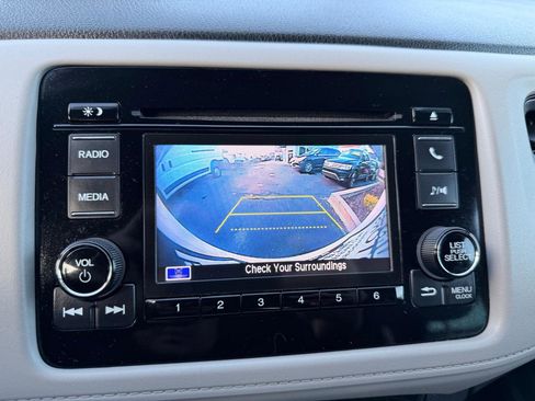 Used 2021 Honda HR-V LX image 12