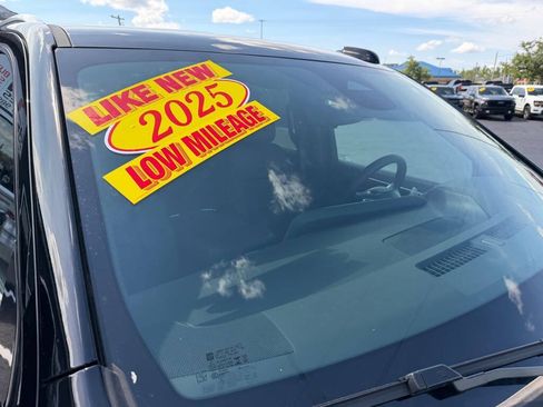 Used 2025 Chevrolet Suburban High Country AWD/4WD image 71