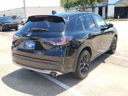 Used 2023 Honda HR-V Sport image 3