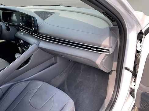 Used 2025 Hyundai Elantra Sport FWD image 27