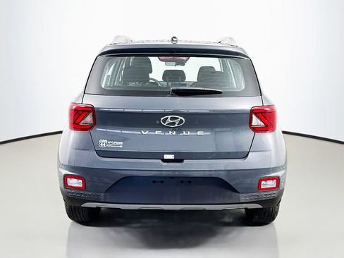 Certified 2024 Hyundai Venue SEL image 5