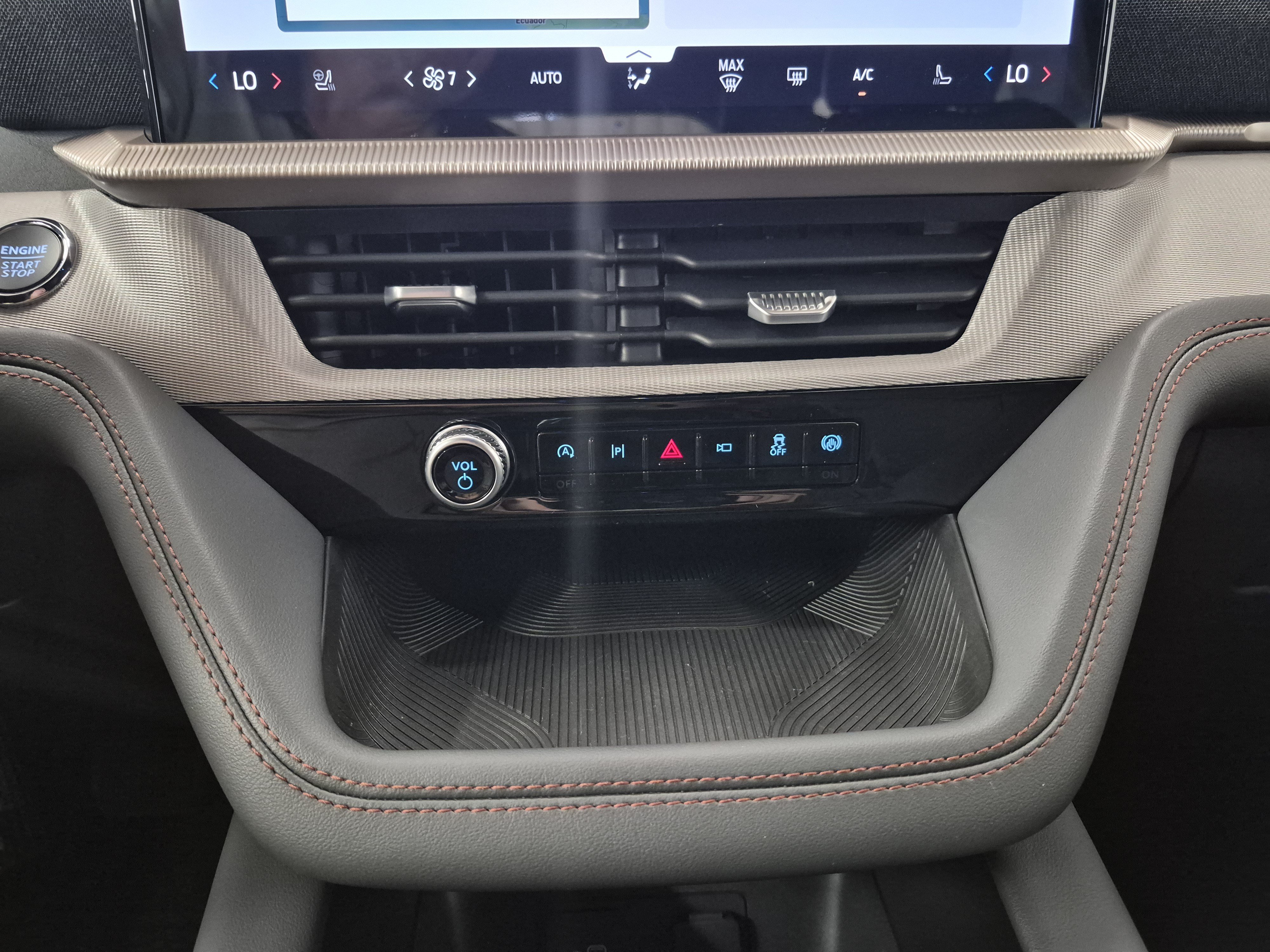New 2027 Ford Explorer Active w/ Active Comfort Package RWD image 30