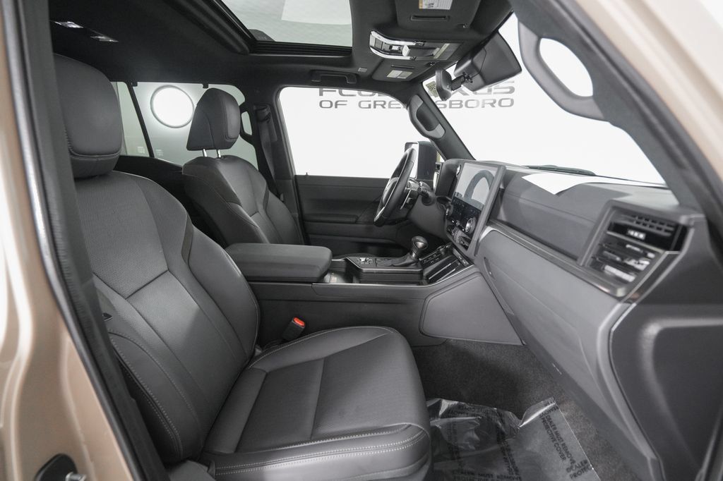 Used 2024 Lexus GX 550 AWD/4WD image 19
