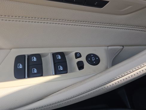 Used 2023 BMW 530i w/ Convenience Package RWD image 32