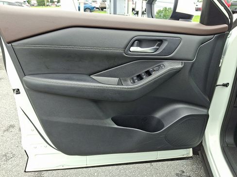 Certified 2023 Nissan Rogue SV w/ SV Premium B Package image 14