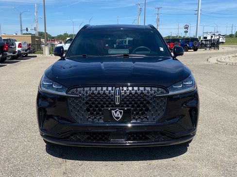 Used 2025 Lincoln Aviator Reserve w/ Equipment Group 201A AWD/4WD image 9
