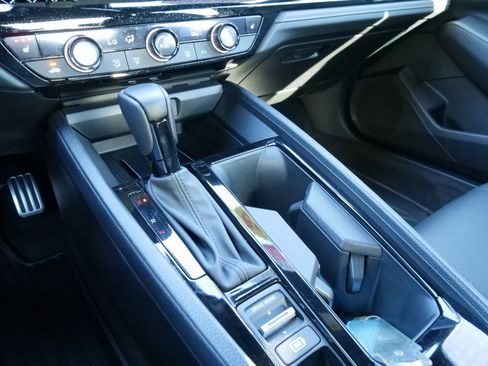 Used 2025 Honda Accord Sport image 25