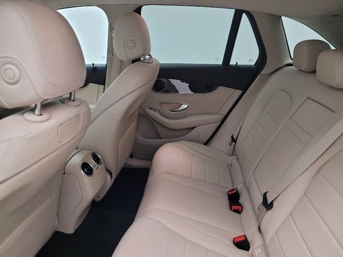 Used 2019 Mercedes-Benz GLC 300 image 18