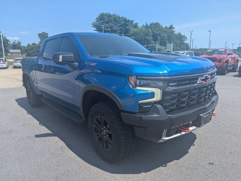 Used 2022 Chevrolet Silverado 1500 ZR2 w/ Technology Package AWD/4WD image 8