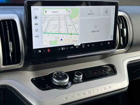 Certified 2025 Ford Expedition Active image 8