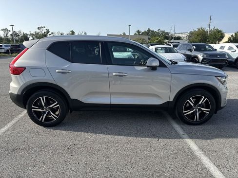 Used 2023 Volvo XC40 B4 Core w/ Convenience Package FWD image 15