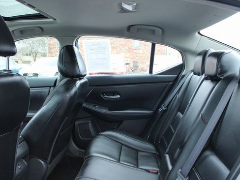 Used 2021 Nissan Sentra SR w/ SR Premium Package image 31