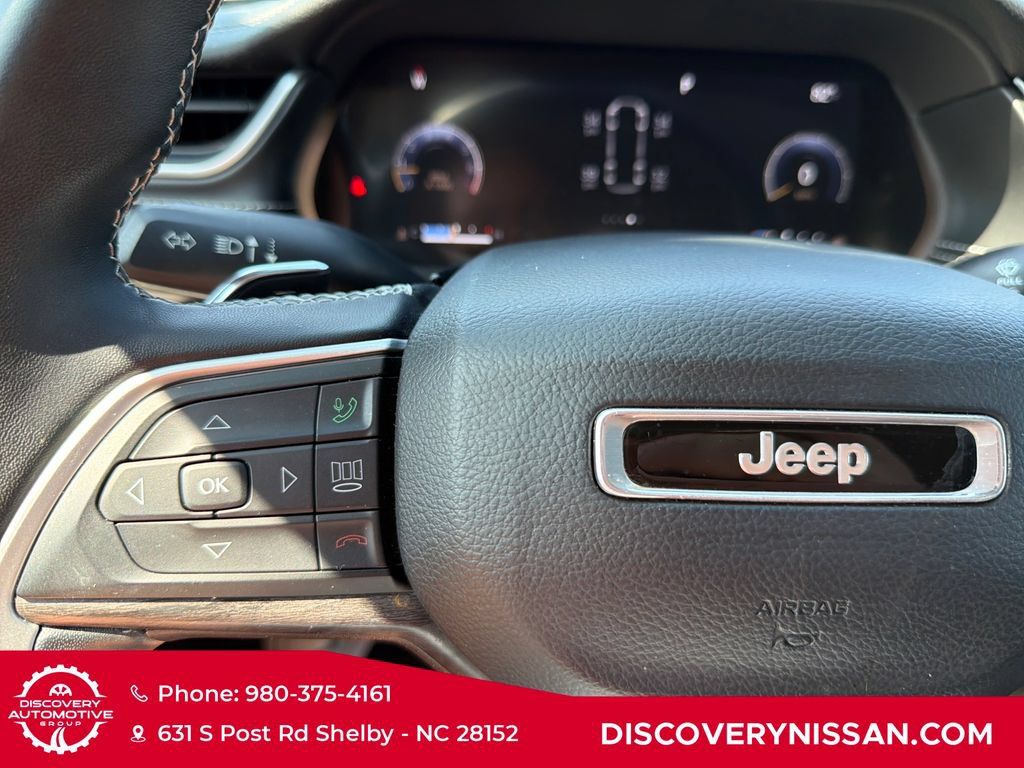 Used 2022 Jeep Grand Cherokee Limited AWD/4WD image 26