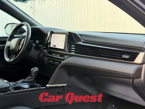 Used 2025 Toyota Camry SE FWD image 18