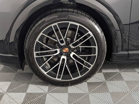 New 2026 Porsche Cayenne Electric AWD/4WD image 11