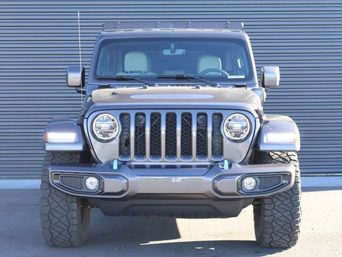 Used 2021 Jeep Wrangler Unlimited Sahara image 2