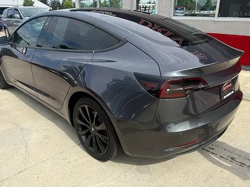 Used 2018 Tesla Model 3 Long Range RWD image 4