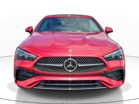 Used 2025 Mercedes-Benz CLE 300 4MATIC Cabriolet image 2