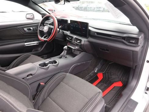 Used 2025 Ford Mustang Coupe RWD image 20