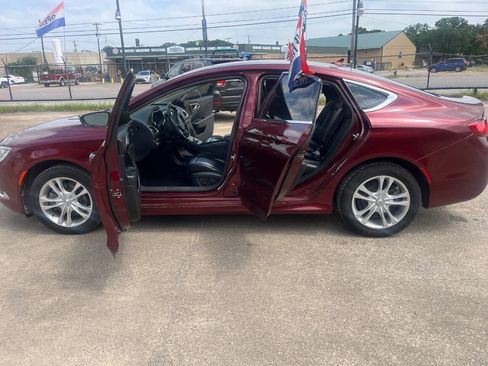 Used 2017 Chrysler 200 Limited Platinum FWD image 23