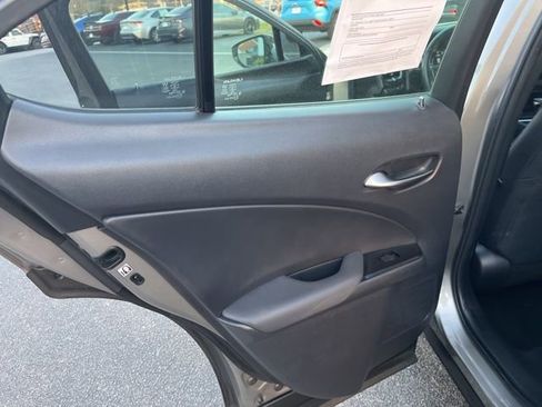 Used 2019 Lexus UX 200 w/ Premium Package image 12