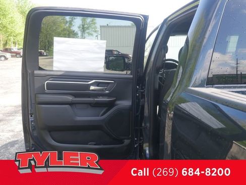 New 2026 RAM 1500 Big Horn AWD/4WD image 19