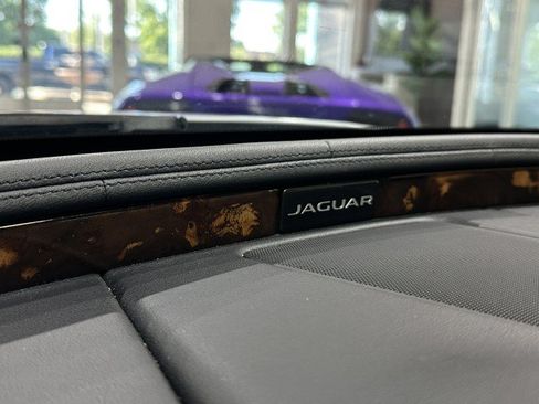 Used 2016 Jaguar XJ R-Sport RWD image 59