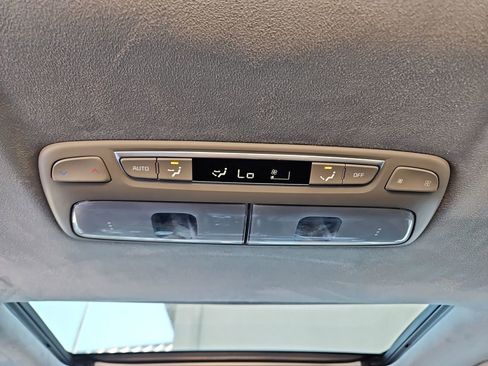 Used 2022 Kia Telluride SX w/ SX Prestige Package image 35