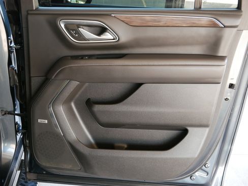 Used 2021 Chevrolet Suburban Z71 w/ Rear Media and Nav Package image 18