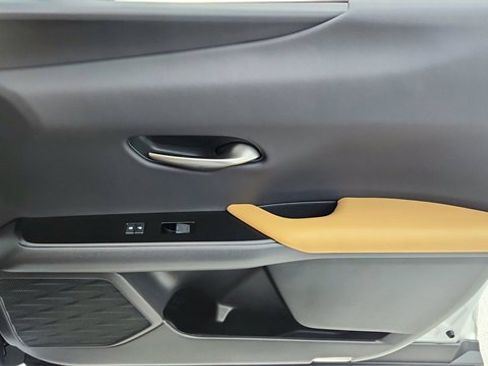 Used 2023 Lexus UX 250h AWD w/ Premium Package image 23