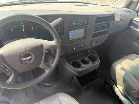 Used 2017 GMC Savana 2500 RWD image 14