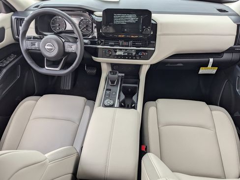 New 2025 Nissan Pathfinder SL image 21