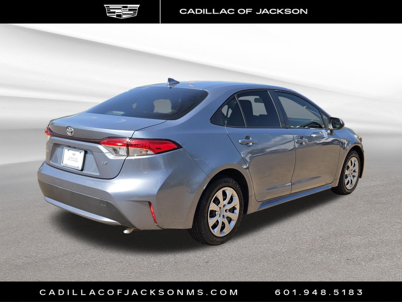 Used 2021 Toyota Corolla LE FWD image 5