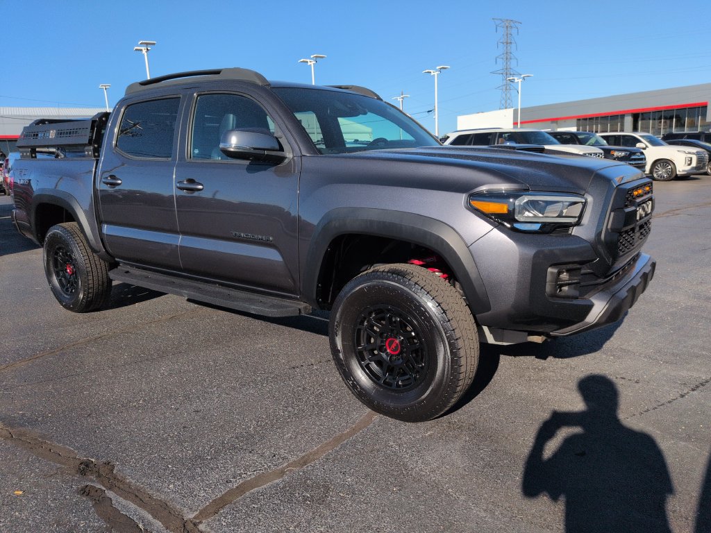 Used 2022 Toyota Tacoma TRD Pro AWD/4WD image 7