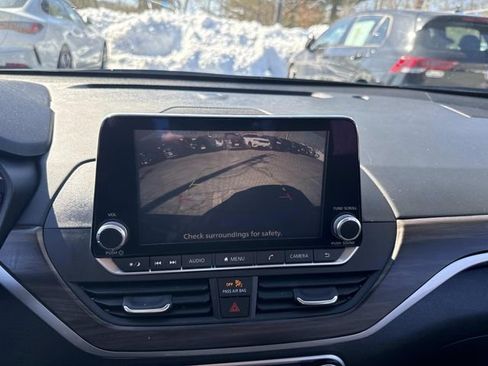 Used 2024 Nissan Altima 2.5 SV image 25