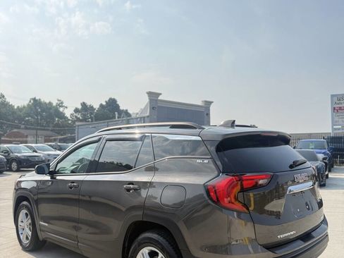 Used 2019 GMC Terrain SLE w/ Driver Convenience Package image 4