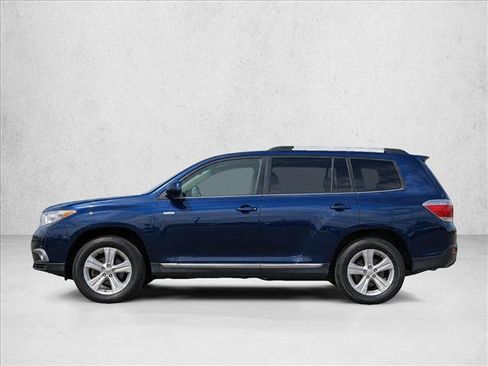 Used 2012 Toyota Highlander SE w/ Tow Pkg AWD/4WD image 9