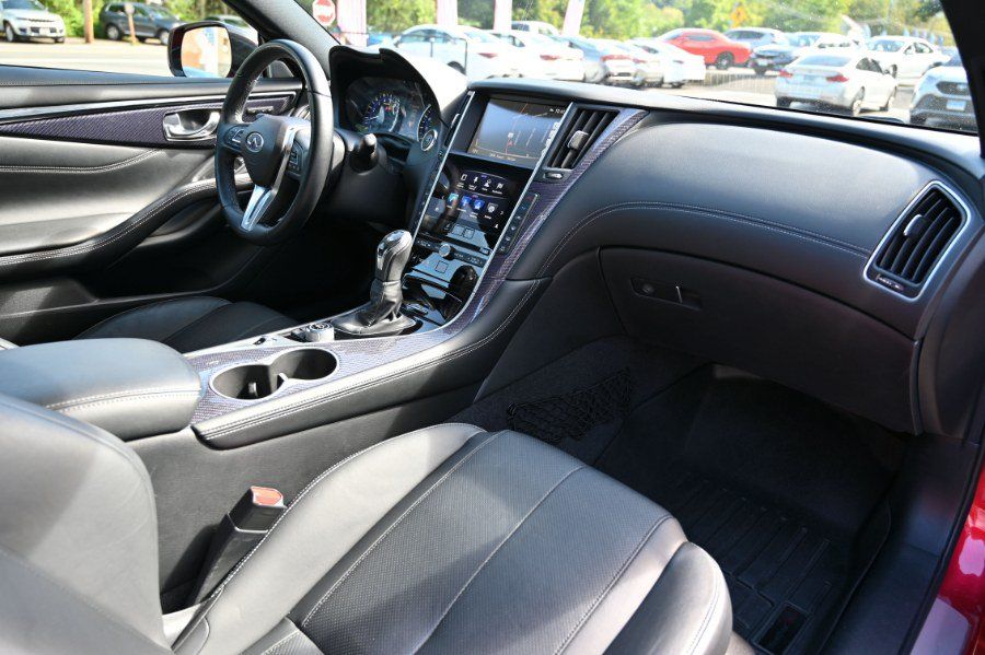 Used 2019 INFINITI Q60 Red Sport 400 w/ Cargo Package AWD/4WD image 31