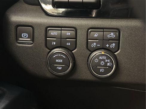 Certified 2024 Chevrolet Silverado 2500 High Country w/ Technology Package image 39