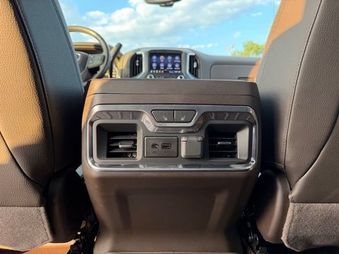 Used 2020 GMC Sierra 2500 Denali w/ Denali Ultimate Package AWD/4WD image 12