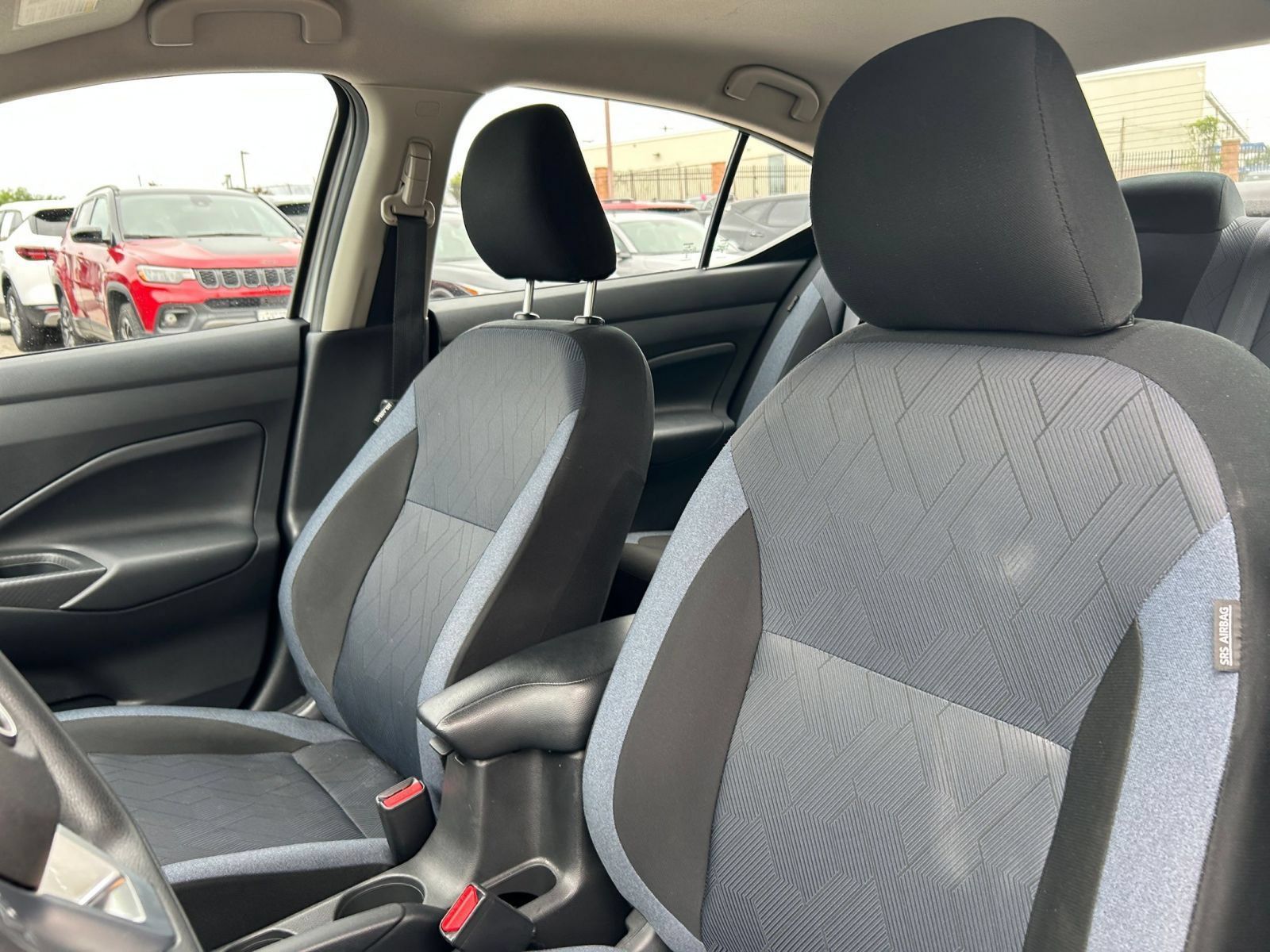 Used 2025 Nissan Versa SV FWD image 30