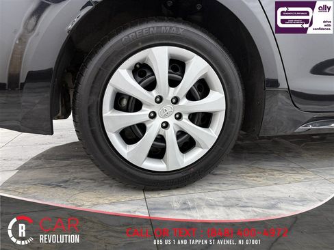 Used 2023 Toyota Corolla LE FWD image 10