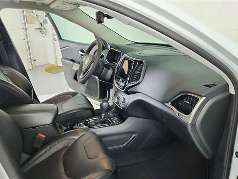 Used 2022 Jeep Cherokee Limited image 28