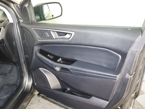 Used 2019 Ford Edge SEL w/ Equipment Group 201A image 38