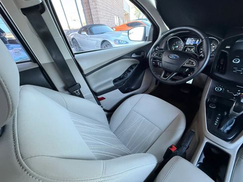Used 2015 Ford Focus SE w/ SE Sport Package FWD image 46